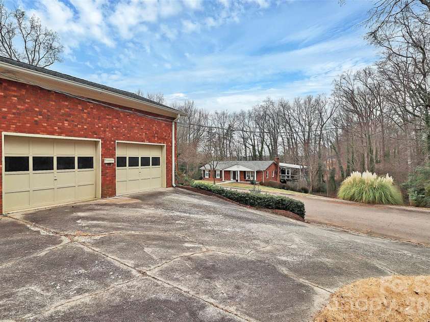 1202 Daybrook Drive, Kannapolis, NC 28081.  MLS# CAR4336228, YatesRealty ID 4154. 