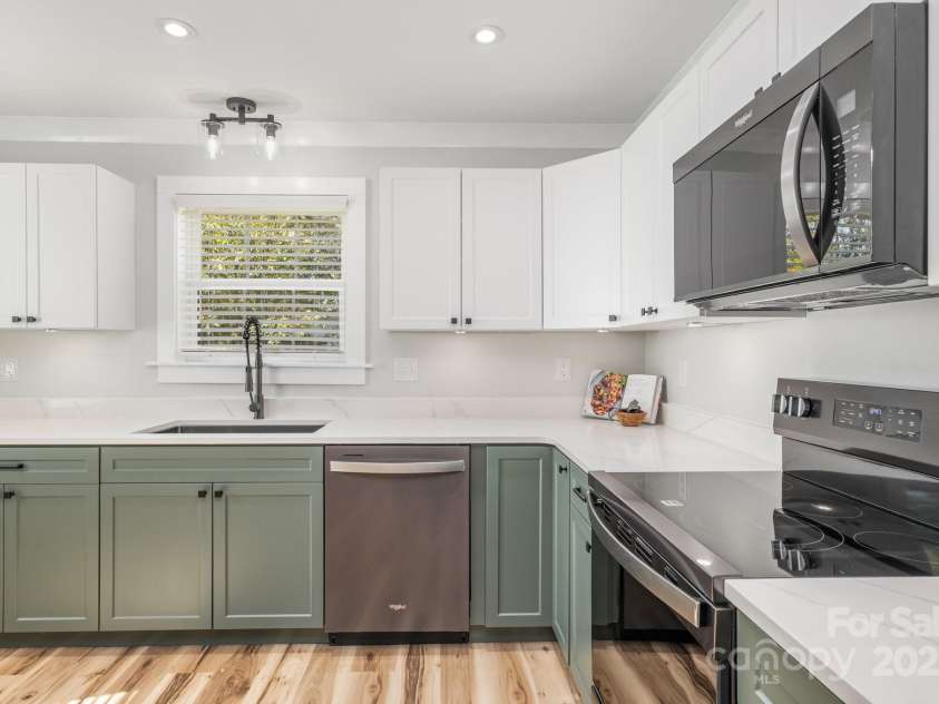 1402 Birch Street, Kannapolis, NC 28081.  MLS# CAR4315178, YatesRealty ID 4154. 