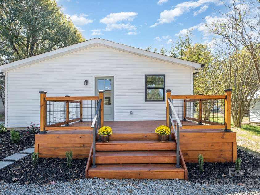 1402 Birch Street, Kannapolis, NC 28081.  MLS# CAR4315178, YatesRealty ID 4154. 