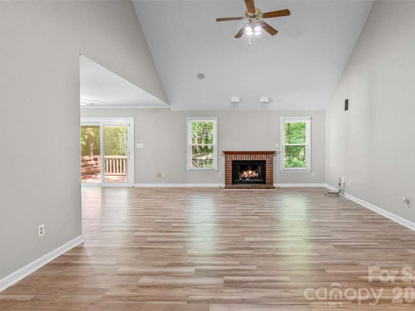 823 Thistledown Drive, Rock Hill, SC 29730.  MLS# CAR4409624, YatesRealty ID 41540. 