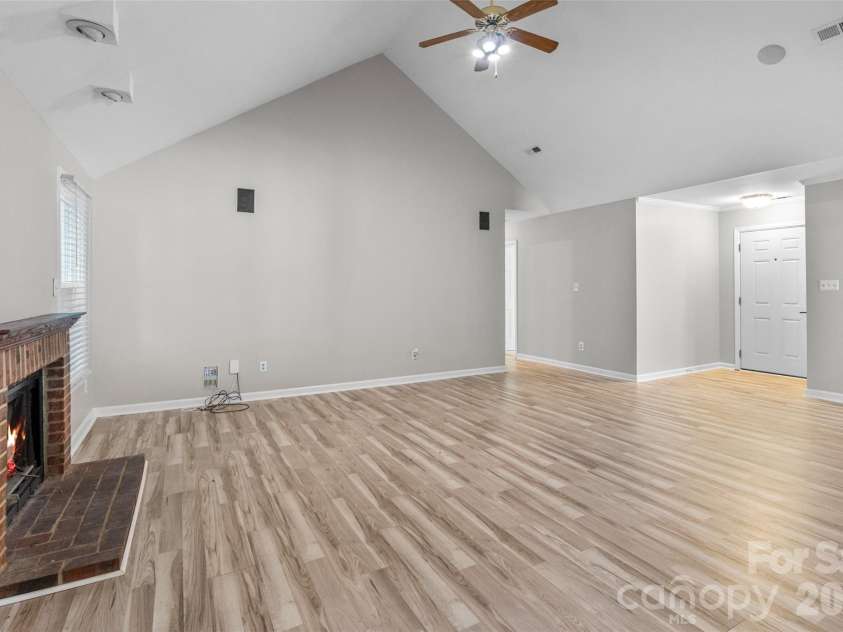 823 Thistledown Drive, Rock Hill, SC 29730.  MLS# CAR4409624, YatesRealty ID 41540. 