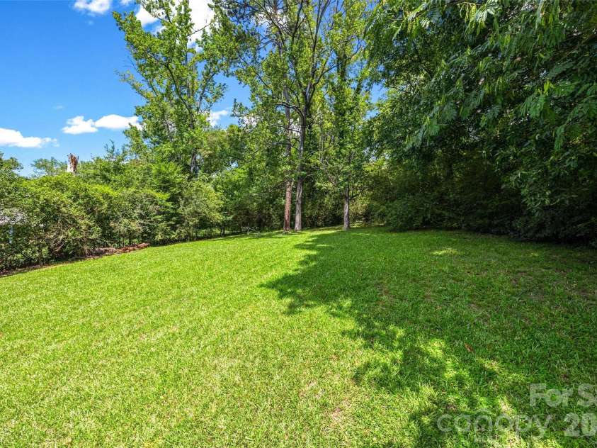 4448 Ridge Valley Drive, Charlotte, NC 28208.  MLS# CAR4410997, YatesRealty ID 41541. Backyard