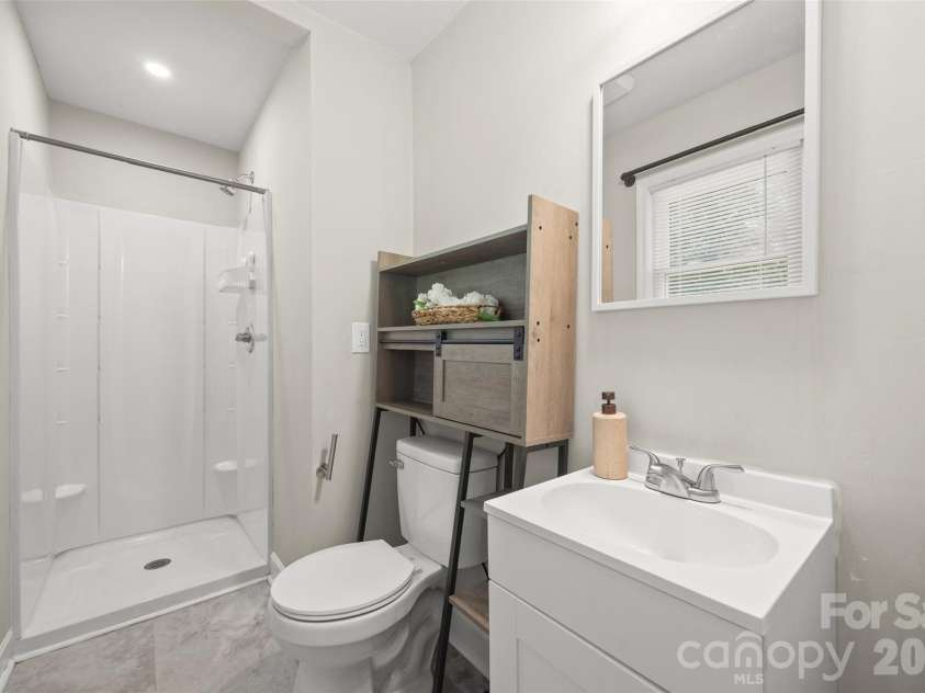 4448 Ridge Valley Drive, Charlotte, NC 28208.  MLS# CAR4410997, YatesRealty ID 41541. Bathroom