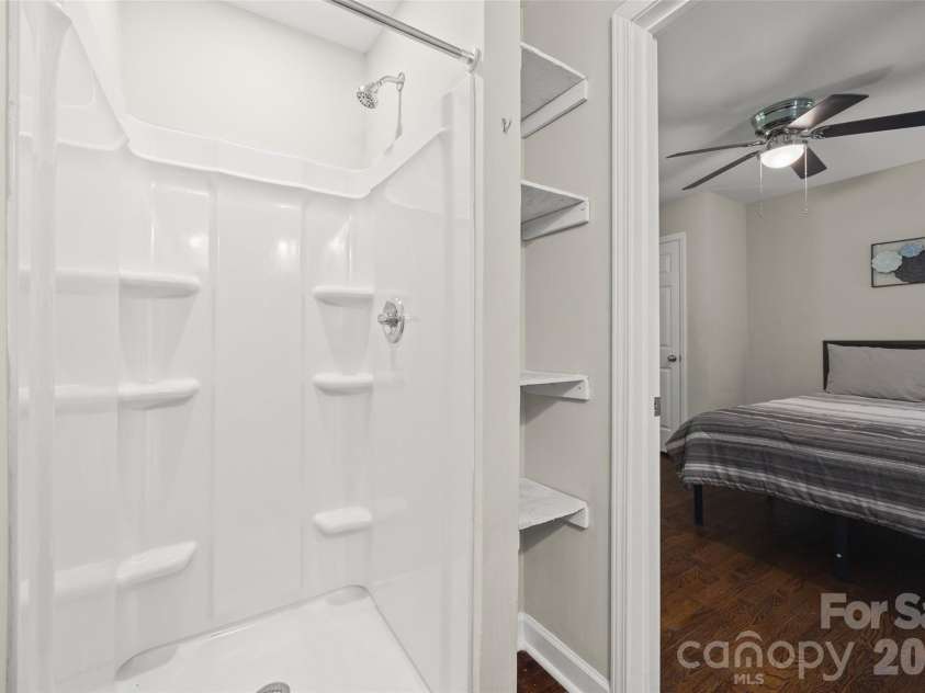 4448 Ridge Valley Drive, Charlotte, NC 28208.  MLS# CAR4410997, YatesRealty ID 41541. Bathroom