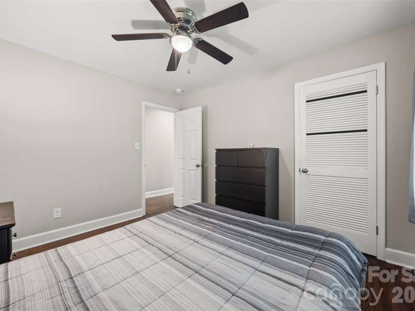 4448 Ridge Valley Drive, Charlotte, NC 28208.  MLS# CAR4410997, YatesRealty ID 41541. Bedroom