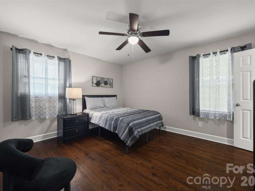 4448 Ridge Valley Drive, Charlotte, NC 28208.  MLS# CAR4410997, YatesRealty ID 41541. Primary Bedroom