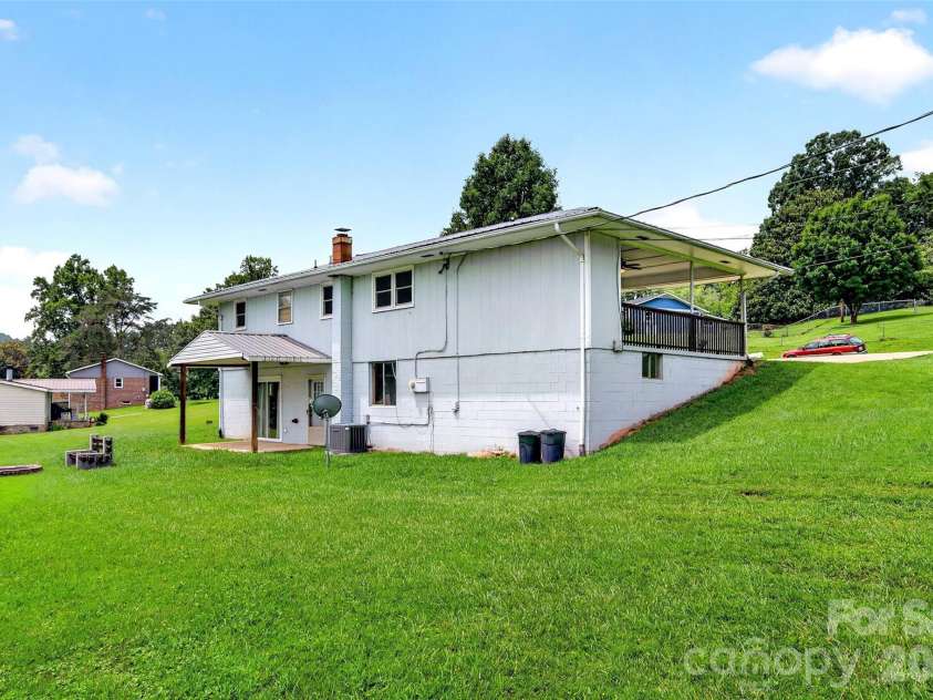 224 Cherokee Way, Marion, NC 28752.  MLS# CAR4411859, YatesRealty ID 41543. 