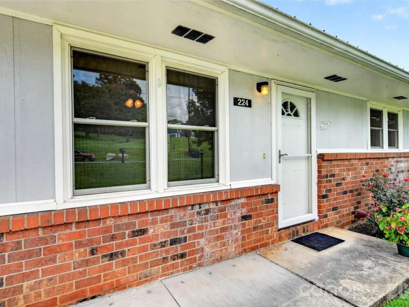 224 Cherokee Way, Marion, NC 28752.  MLS# CAR4411859, YatesRealty ID 41543. 