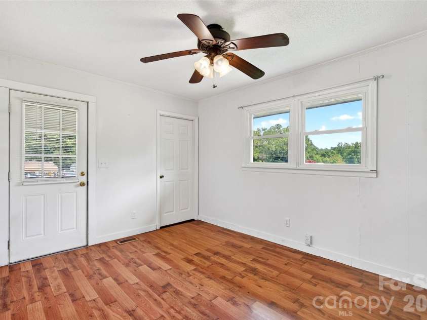 224 Cherokee Way, Marion, NC 28752.  MLS# CAR4411859, YatesRealty ID 41543. 