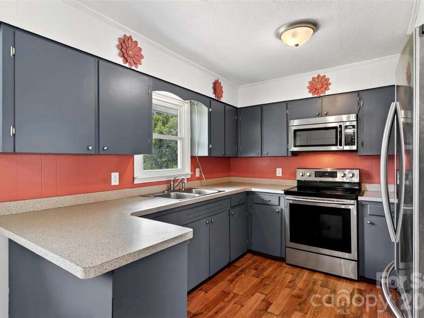 224 Cherokee Way, Marion, NC 28752.  MLS# CAR4411859, YatesRealty ID 41543. 