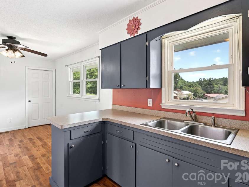 224 Cherokee Way, Marion, NC 28752.  MLS# CAR4411859, YatesRealty ID 41543. 