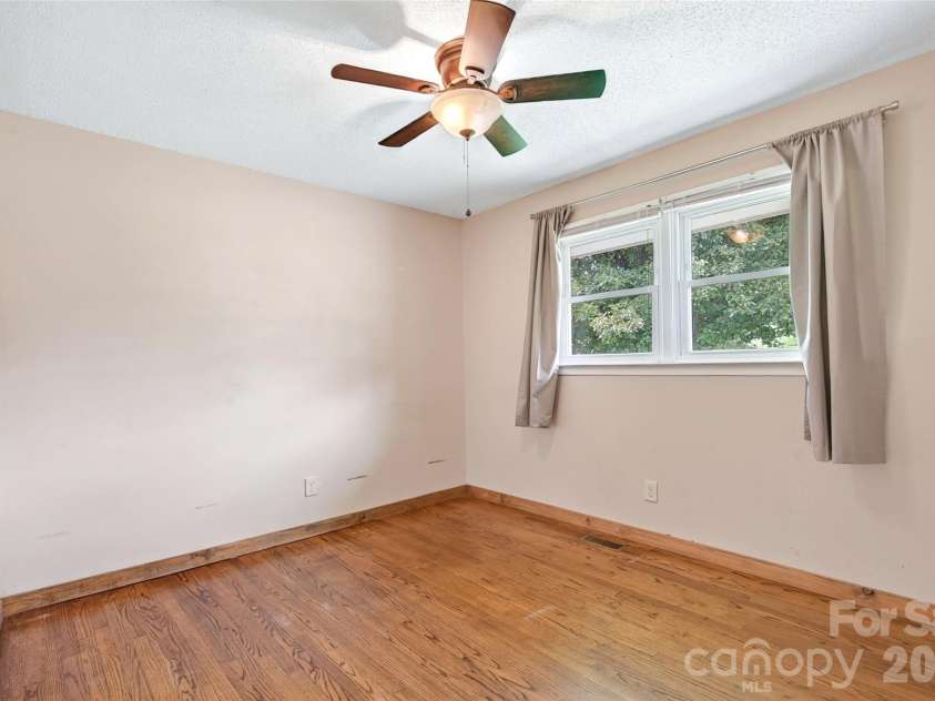 224 Cherokee Way, Marion, NC 28752.  MLS# CAR4411859, YatesRealty ID 41543. 