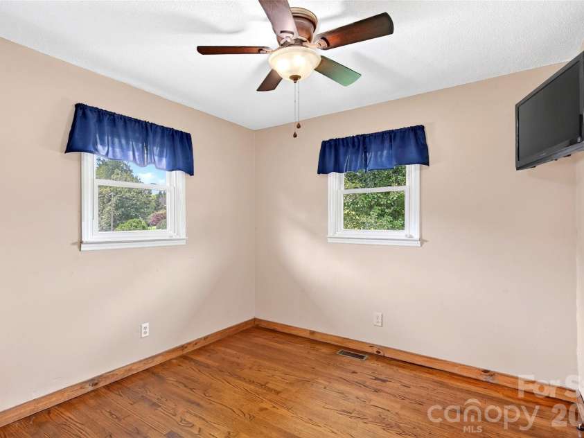 224 Cherokee Way, Marion, NC 28752.  MLS# CAR4411859, YatesRealty ID 41543. 