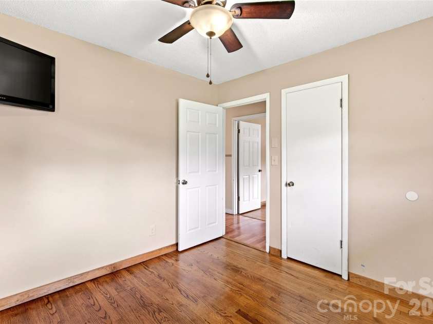 224 Cherokee Way, Marion, NC 28752.  MLS# CAR4411859, YatesRealty ID 41543. 