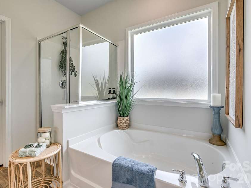 4012 Juno Drive, Charlotte, NC 28215.  MLS# CAR4407989, YatesRealty ID 41546. Photos are representative only - actual selections may vary.