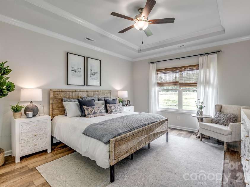 4012 Juno Drive, Charlotte, NC 28215.  MLS# CAR4407989, YatesRealty ID 41546. Photos are representative only - actual selections may vary.