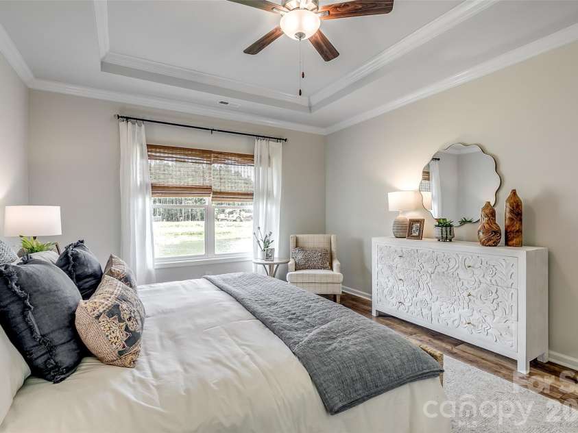 4012 Juno Drive, Charlotte, NC 28215.  MLS# CAR4407989, YatesRealty ID 41546. Photos are representative only - actual selections may vary.