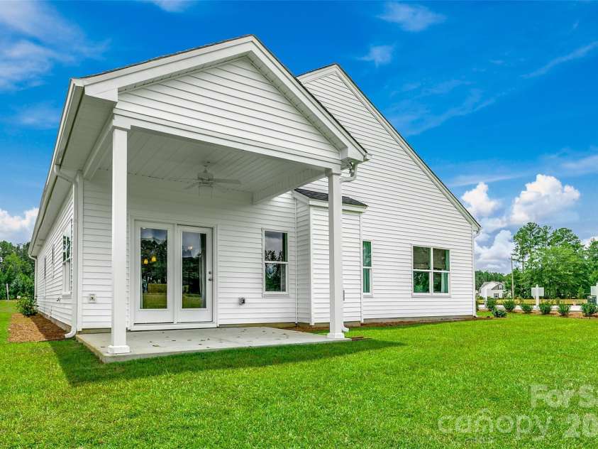 4012 Juno Drive, Charlotte, NC 28215.  MLS# CAR4407989, YatesRealty ID 41546. Photos are representative only - actual selections may vary.