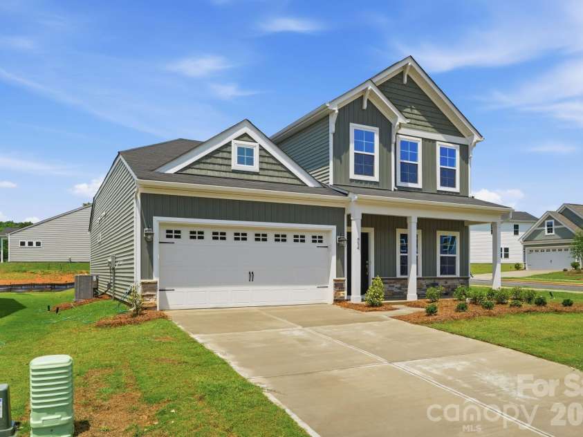 4013 Juno Drive, Charlotte, NC 28215.  MLS# CAR4407718, YatesRealty ID 41547. *Photos are Representative - actual selections may vary.*