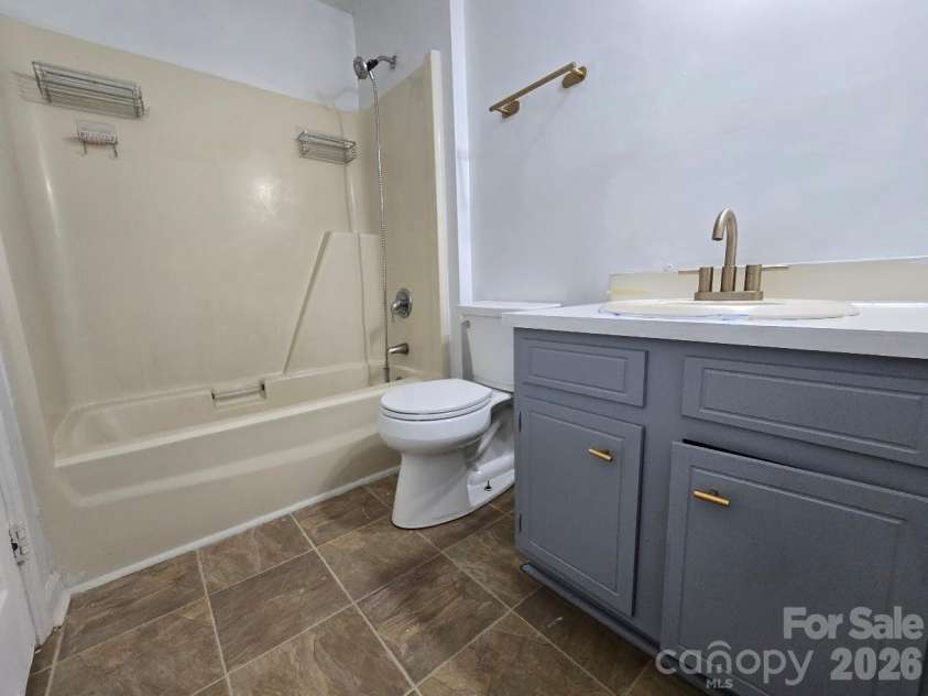 2601 Briar Trail Court, Matthews, NC 28104.  MLS# CAR4410537, YatesRealty ID 41548. 