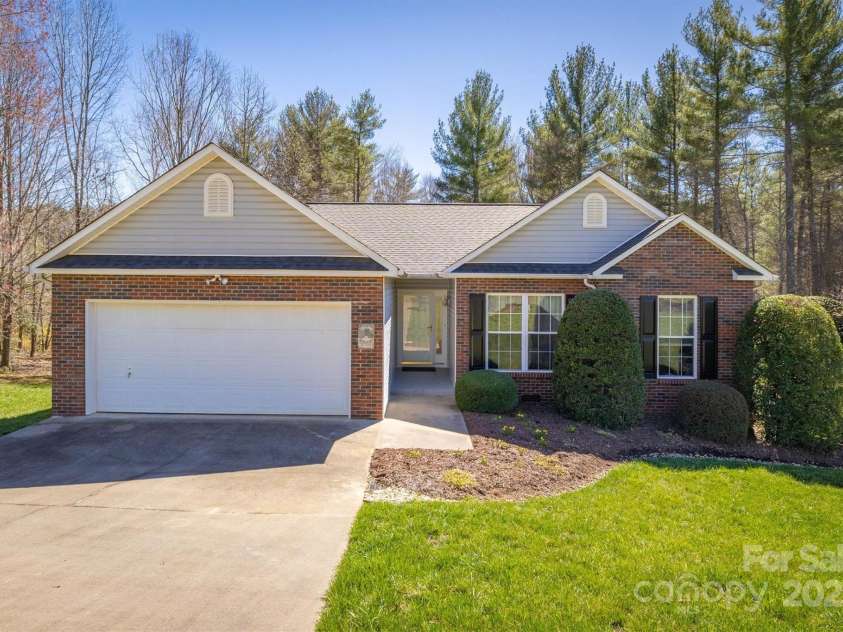 105 River Glen Drive, Morganton, NC 28655.  MLS# CAR4239601, YatesRealty ID 4155. 