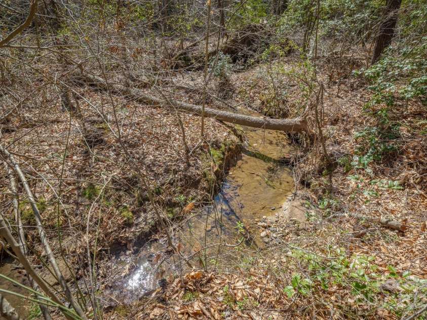 105 River Glen Drive, Morganton, NC 28655.  MLS# CAR4239601, YatesRealty ID 4155. 