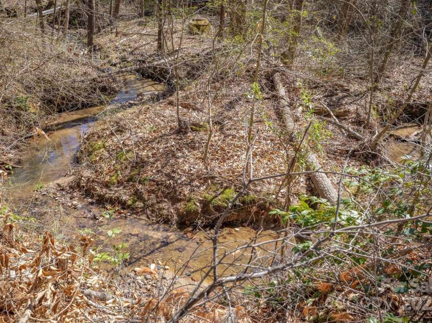 105 River Glen Drive, Morganton, NC 28655.  MLS# CAR4239601, YatesRealty ID 4155. 