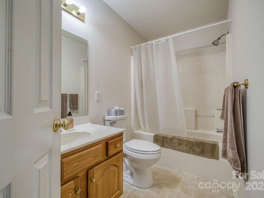 105 River Glen Drive, Morganton, NC 28655.  MLS# CAR4239601, YatesRealty ID 4155. 