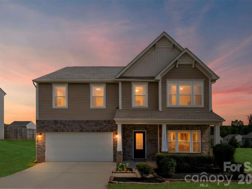 111 Trick Ski Lane, Statesville, NC 28677.  MLS# CAR4398095, YatesRealty ID 4155. 