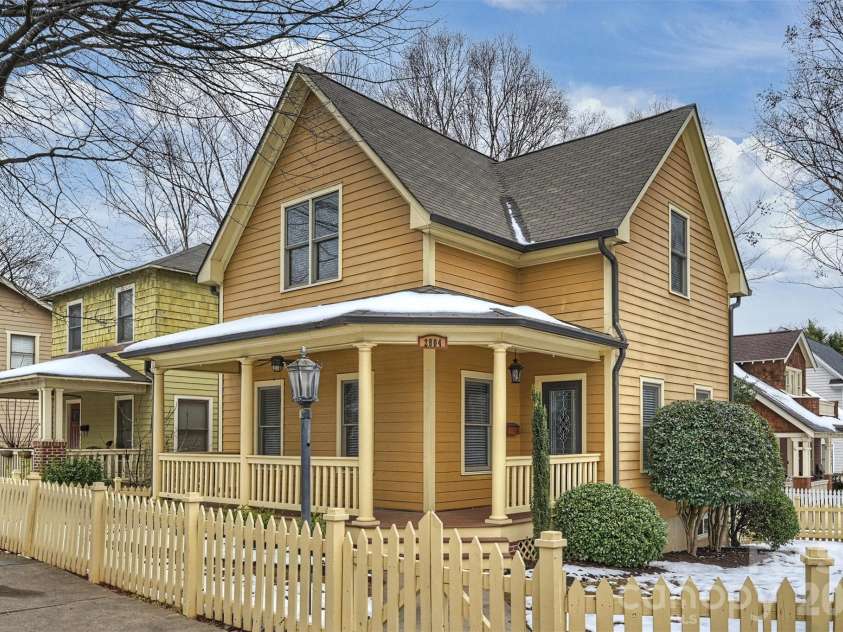2804 Whiting Avenue, Charlotte, NC 28205.  MLS# CAR4343055, YatesRealty ID 4155. 