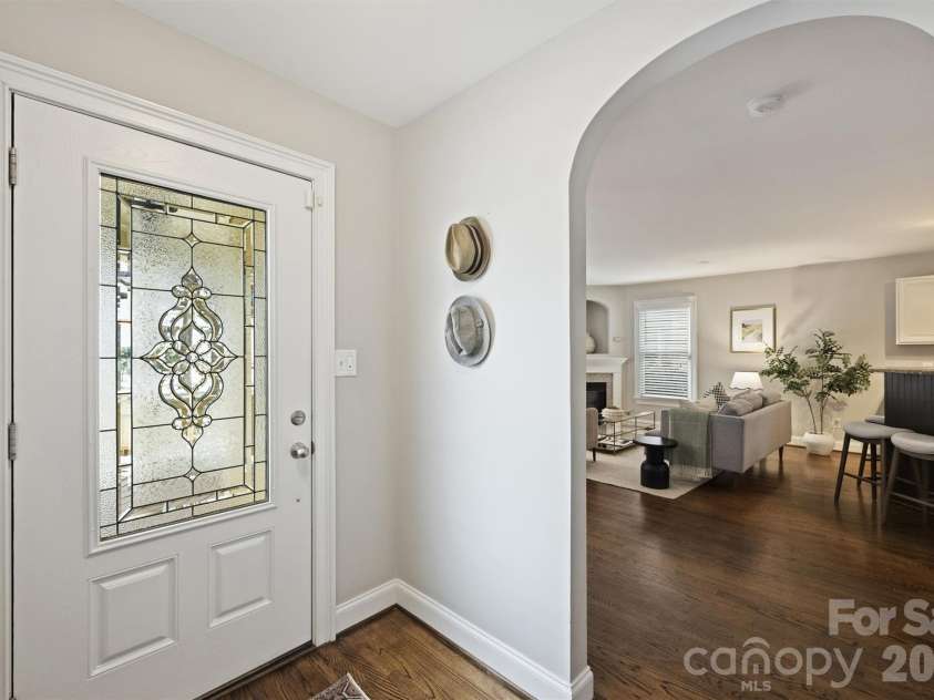 2804 Whiting Avenue, Charlotte, NC 28205.  MLS# CAR4343055, YatesRealty ID 4155. 