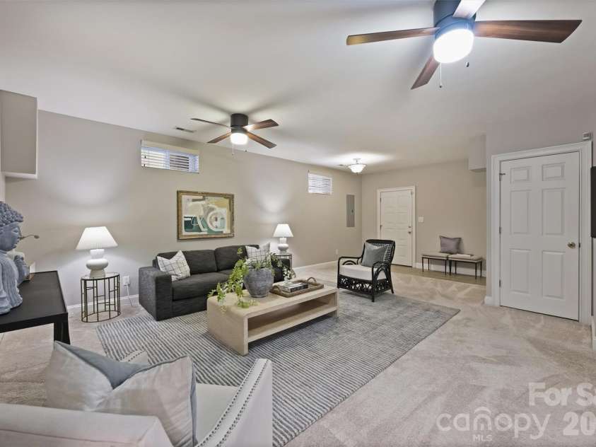 2804 Whiting Avenue, Charlotte, NC 28205.  MLS# CAR4343055, YatesRealty ID 4155. 