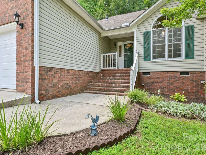 2167 Lookout Ridge, Rock Hill, SC 29732.  MLS# CAR4392491, YatesRealty ID 41551. 