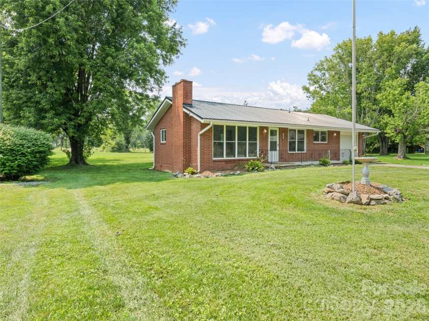 70 Levi Street, Clyde, NC 28721.  MLS# CAR4405309, YatesRealty ID 41552. 