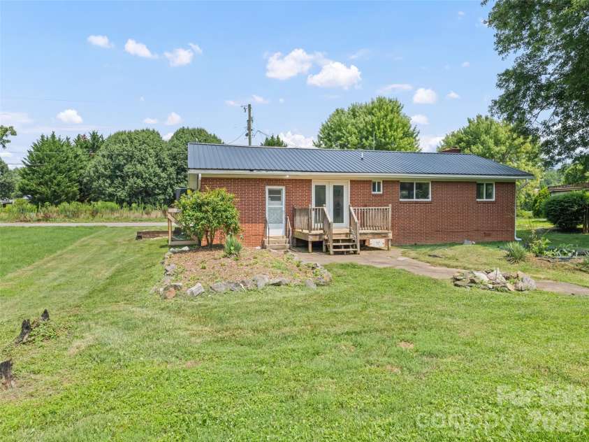 70 Levi Street, Clyde, NC 28721.  MLS# CAR4405309, YatesRealty ID 41552. 