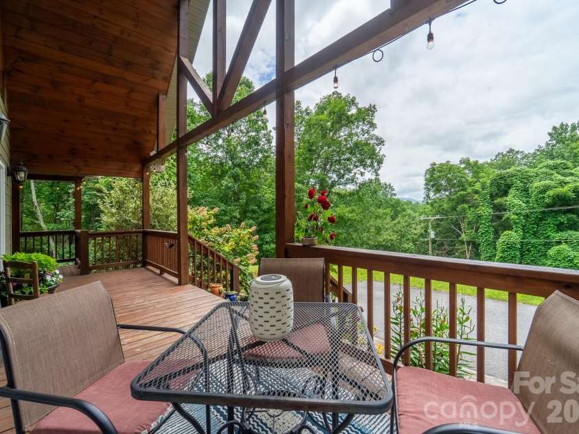 374 Ridgeway Street, Sylva, NC 28779.  MLS# CAR4408873, YatesRealty ID 41553. 