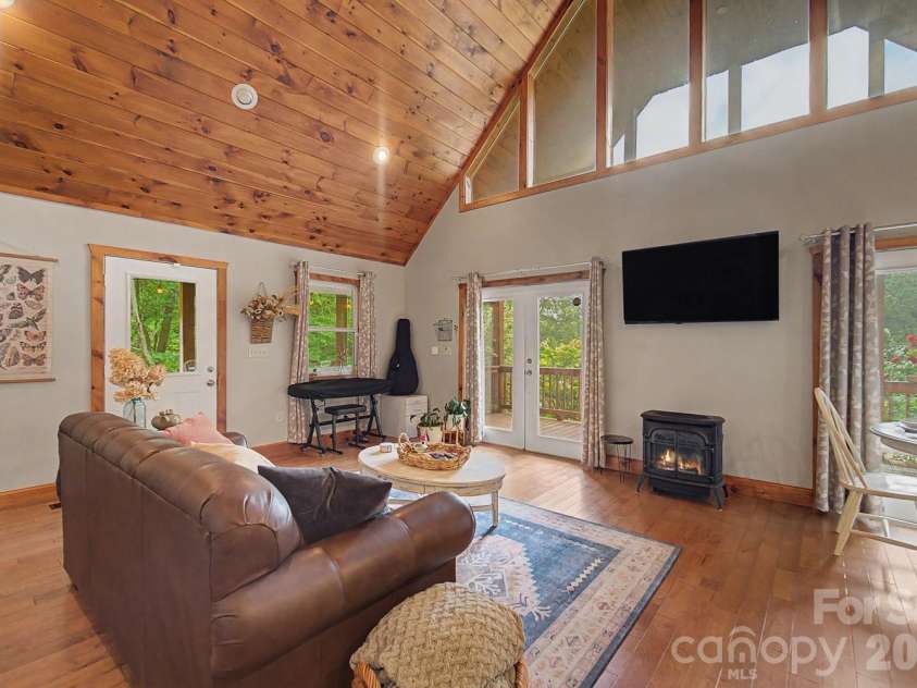 374 Ridgeway Street, Sylva, NC 28779.  MLS# CAR4408873, YatesRealty ID 41553. 
