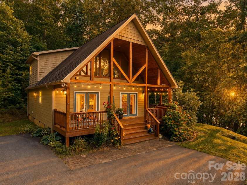374 Ridgeway Street, Sylva, NC 28779.  MLS# CAR4408873, YatesRealty ID 41553. 