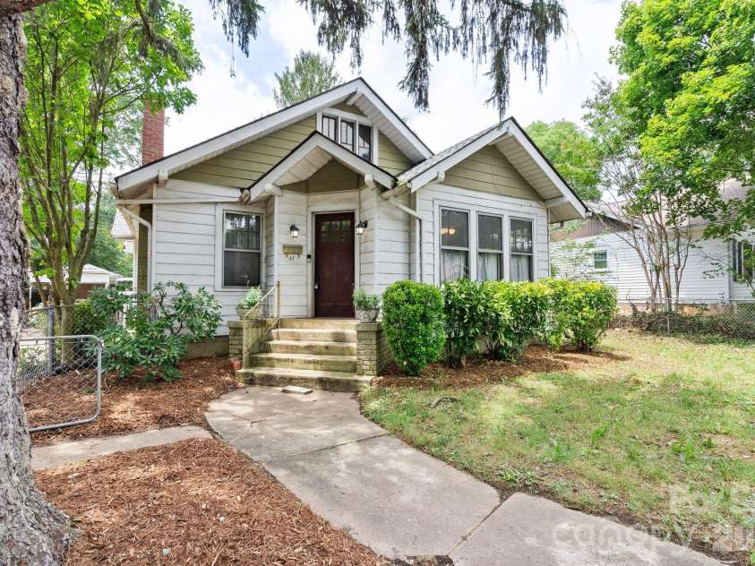 47 Virginia Avenue, Asheville, NC 28806.  MLS# CAR4409205, YatesRealty ID 41554. 