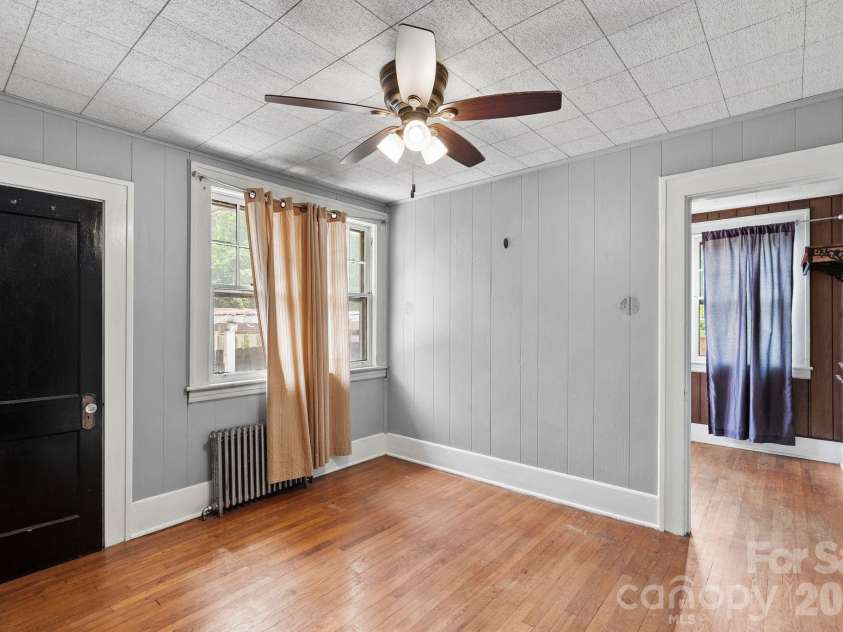 47 Virginia Avenue, Asheville, NC 28806.  MLS# CAR4409205, YatesRealty ID 41554. 