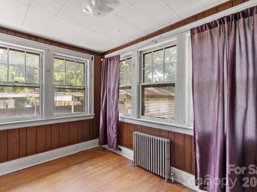 47 Virginia Avenue, Asheville, NC 28806.  MLS# CAR4409205, YatesRealty ID 41554. 