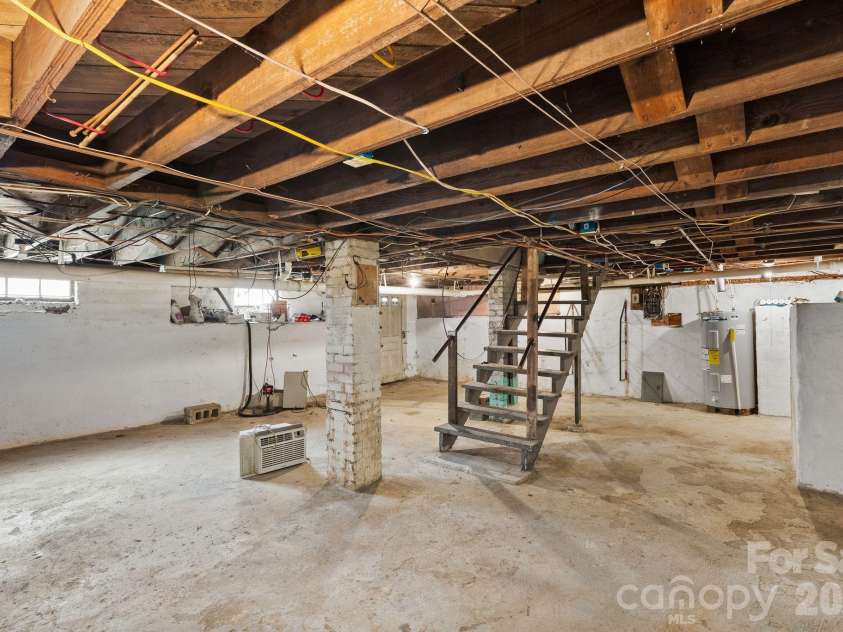 47 Virginia Avenue, Asheville, NC 28806.  MLS# CAR4409205, YatesRealty ID 41554. 