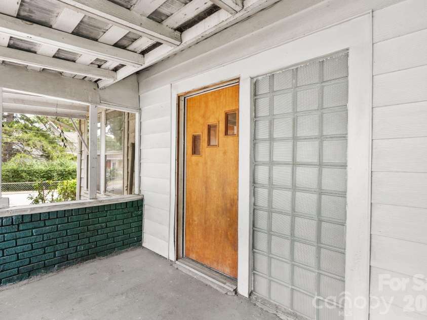 47 Virginia Avenue, Asheville, NC 28806.  MLS# CAR4409205, YatesRealty ID 41554. 