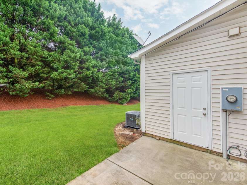 220 Township Drive, Fort Mill, SC 29715.  MLS# CAR4409133, YatesRealty ID 41555. 