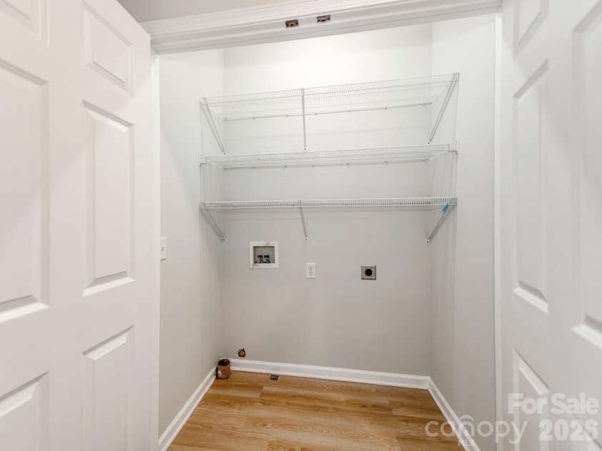 220 Township Drive, Fort Mill, SC 29715.  MLS# CAR4409133, YatesRealty ID 41555. Large Walk in closets
