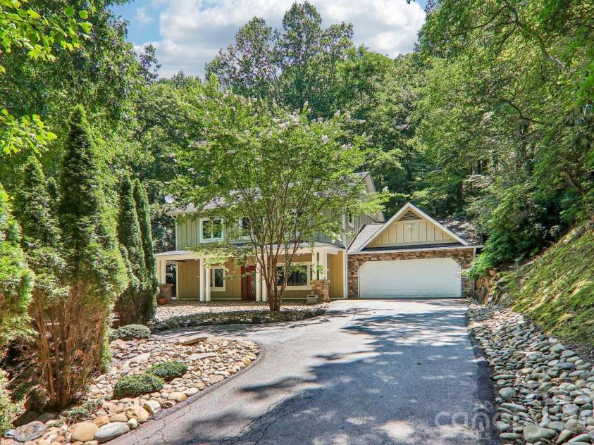 10 Cedar Drive, Mills River, NC 28759.  MLS# CAR4401333, YatesRealty ID 41556. 