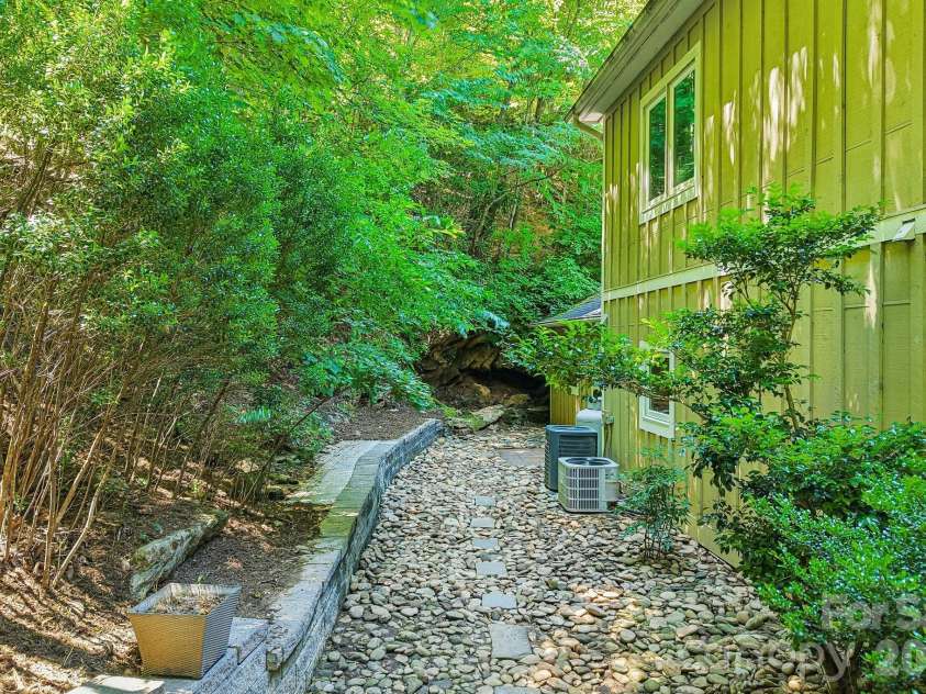10 Cedar Drive, Mills River, NC 28759.  MLS# CAR4401333, YatesRealty ID 41556. 