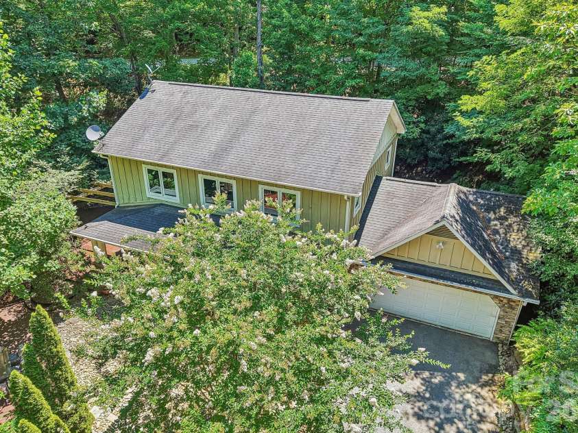 10 Cedar Drive, Mills River, NC 28759.  MLS# CAR4401333, YatesRealty ID 41556. 