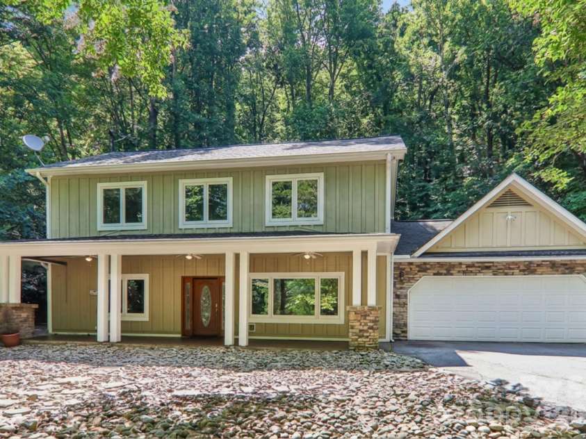 10 Cedar Drive, Mills River, NC 28759.  MLS# CAR4401333, YatesRealty ID 41556. Tree removed w/ AI for better view