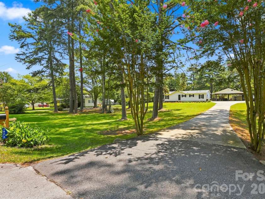 1973 Davis Circle, Clover, SC 29710.  MLS# CAR4409583, YatesRealty ID 41557. 